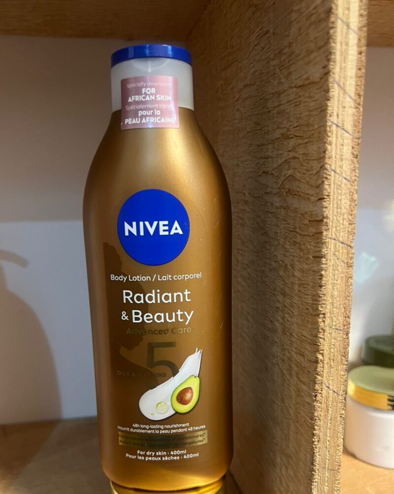 Lait corporel NIVEA Radiant & Beauty